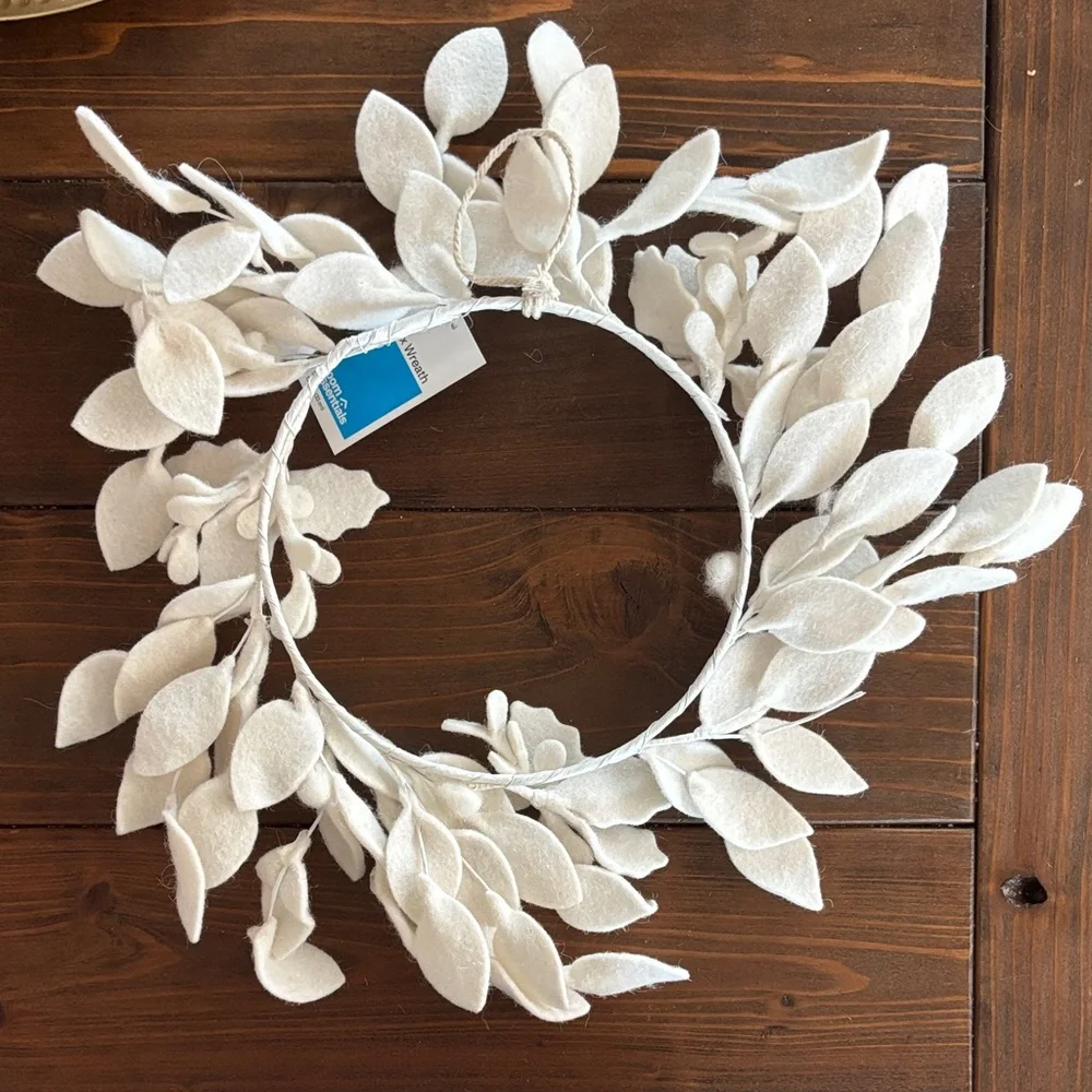 Room Essentials Target Cream Leaf Holiday Faux Wreath 13 in diameter